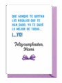 Tarjeta de cumpleaños con mensaje amoroso para mamá y un lazo morado.